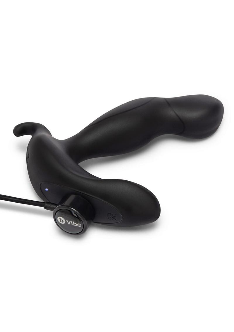 Load image into Gallery viewer, B-Vibe 360 Plug Rechargeable Silicone Rotating and Vibrating Kwith Remote Anal Plug
