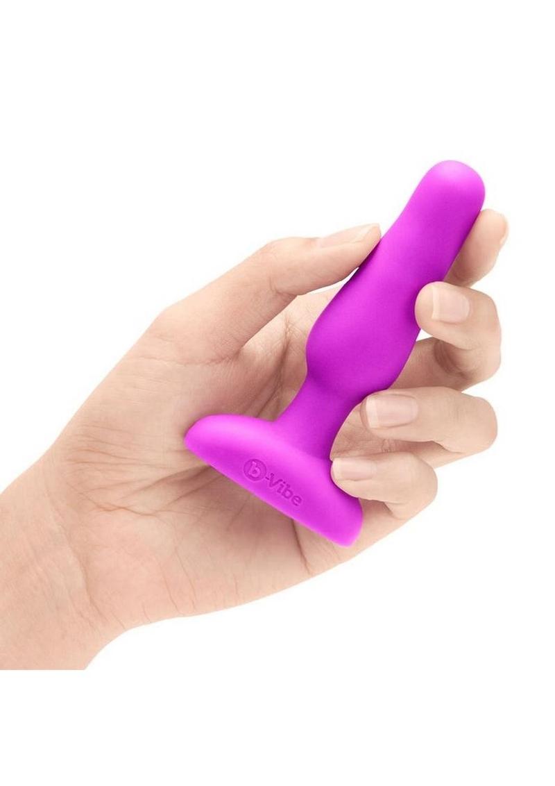 Load image into Gallery viewer, B-Vibe Novice Plug Rechargeable Silicone Anal Plug with Remote Control
